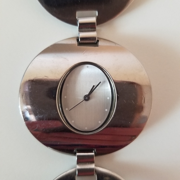 Watch - Picture 1 of 2